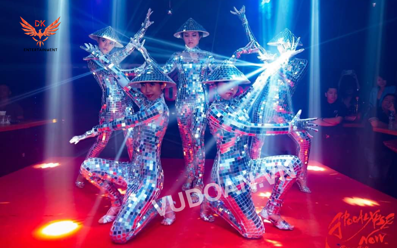 trang phục nhảy gương mirror dance vũ đoàn dk 2022