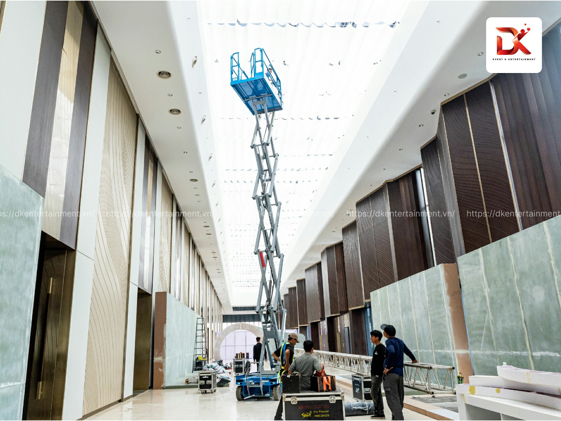 Khu vực trưng bày sản phẩm Yadea được sản xuất hình ảnh