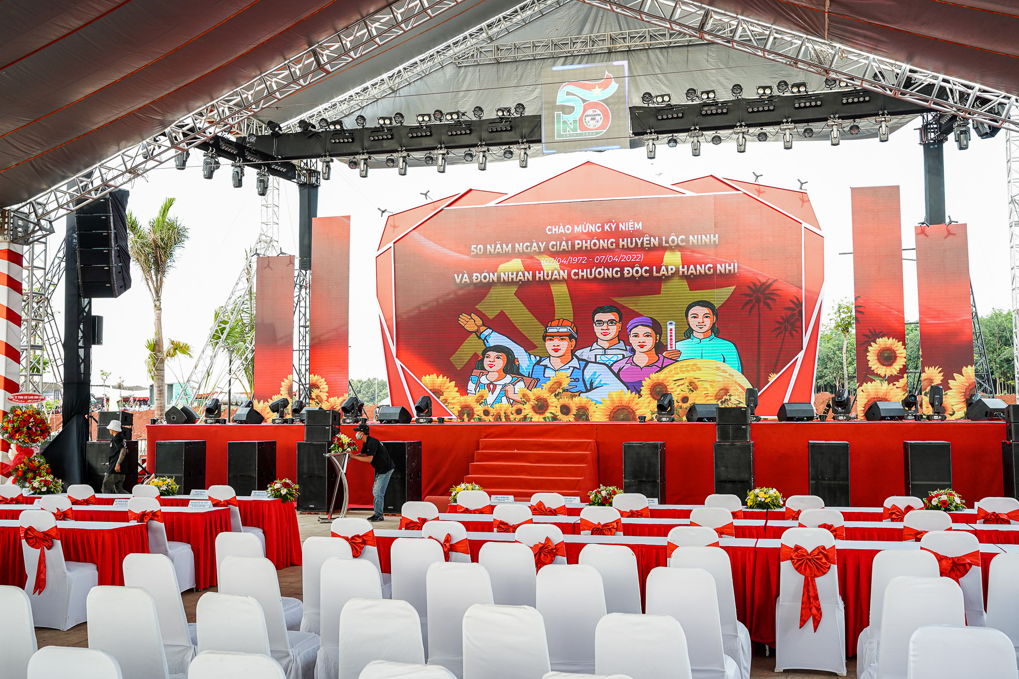 Adamas toàn cảnh