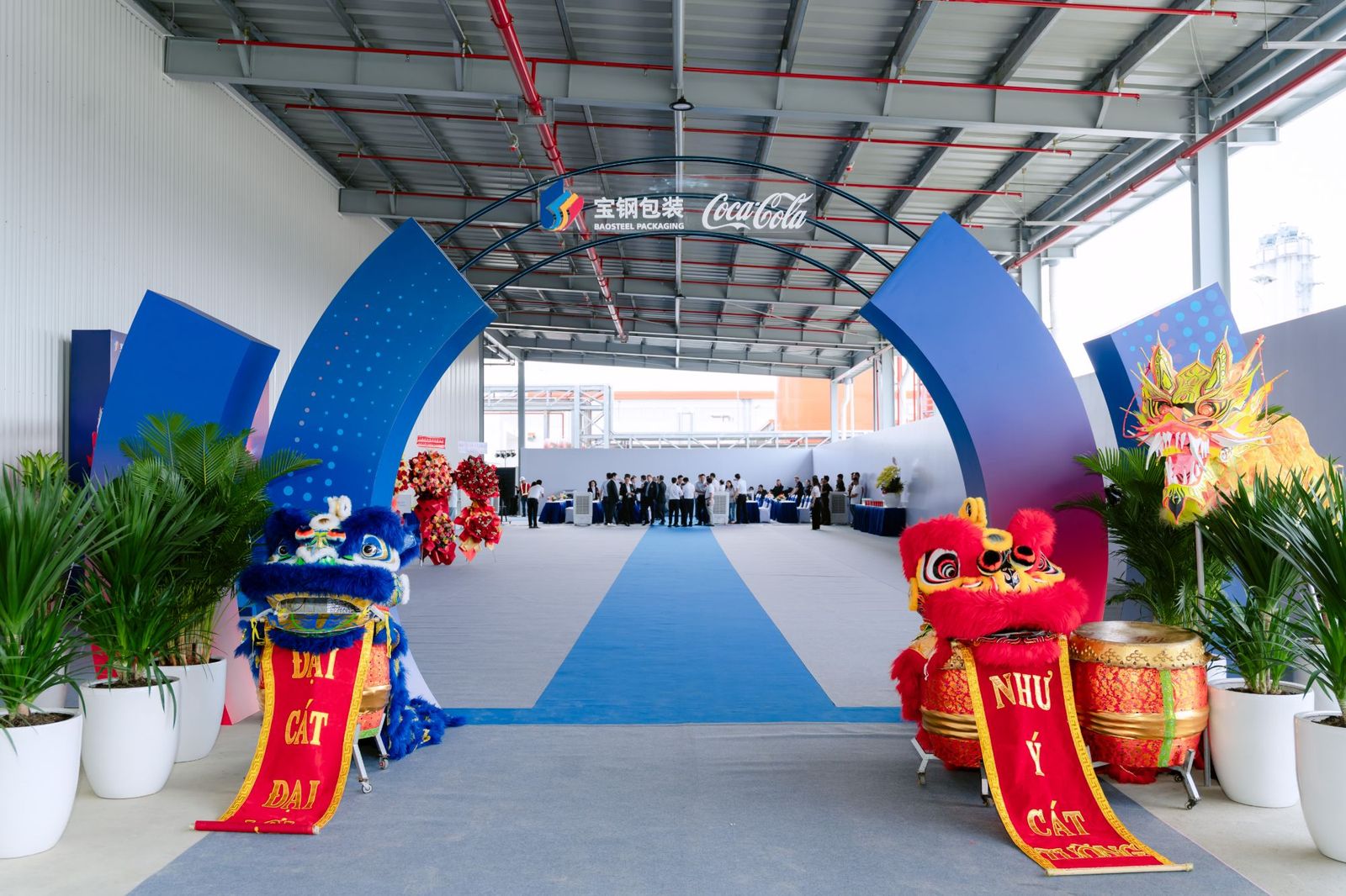 Cổng chào vòm cung và múa lân tại lễ vận hành thử nhà máy Baosteel Packaging Long An | DK Entertainment Media