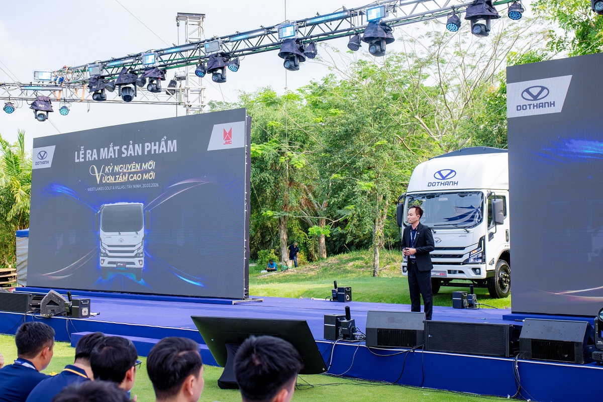 Tách màn hình LED ra mắt xe DoThanh JP120SL | DK Entertainment Media